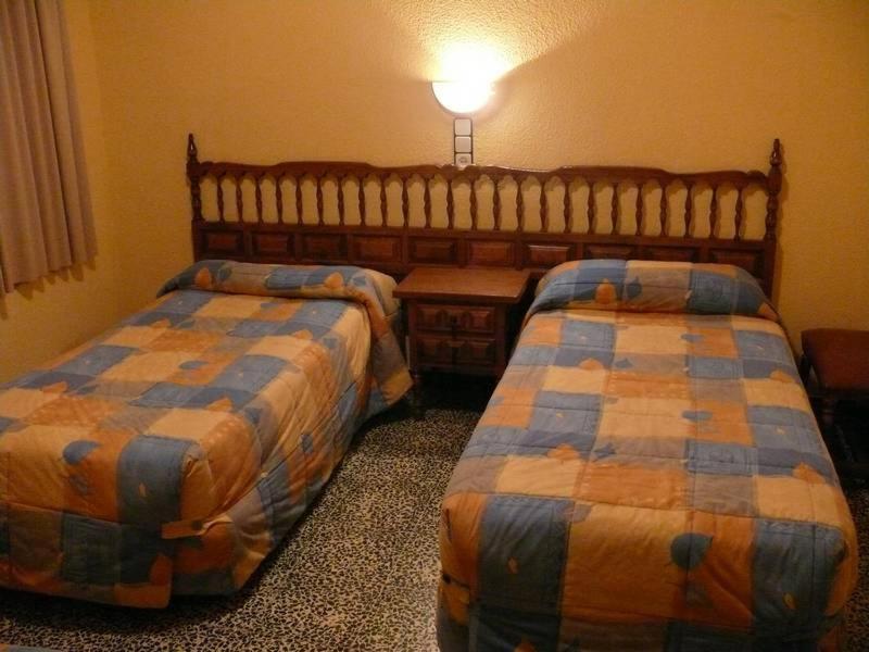 Hostal Rodes Mequinenza Ngoại thất bức ảnh